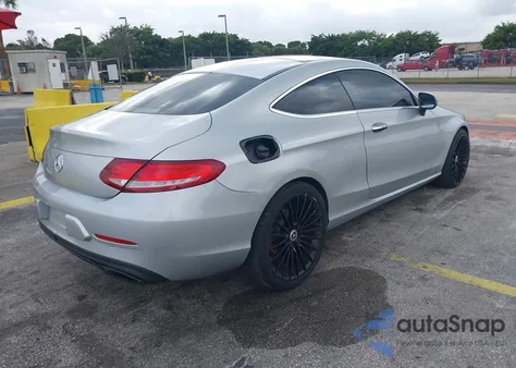 2017 Mercedes-Benz C 300 z USA, uszkodzony, nr VIN WDDWJ4JB5HF340743